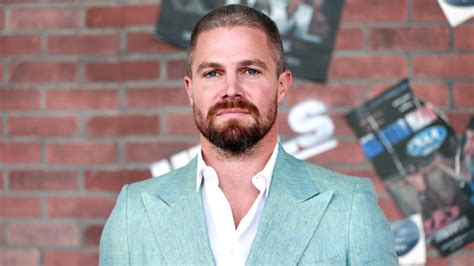 stephen amell actors strike